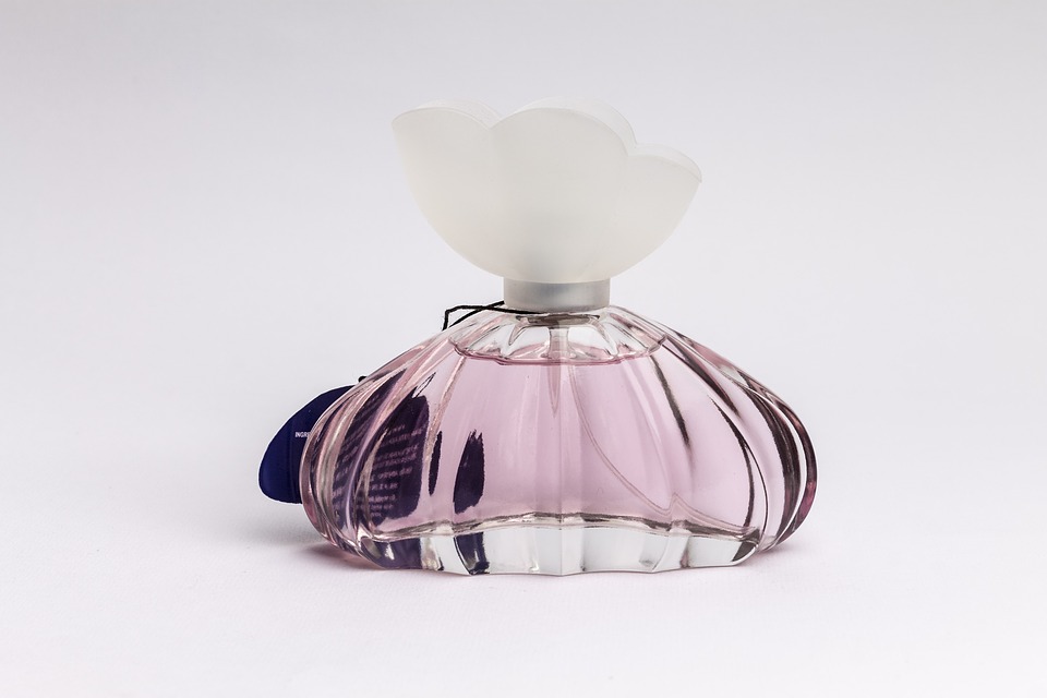 Voix off masculine parfum
